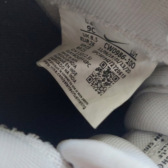 Nike Air Force 1 Leather White Sneakers Youth Size 9 Unisex - Picture 15 of 15